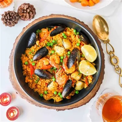  Paella valenciana – A Taste Explosion with Saffron-Infused Seafood and Rustic Charm!