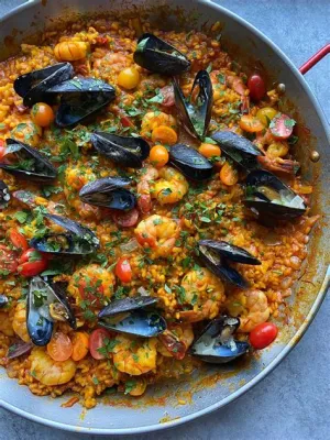  Paella Valenciana: Kun aurinkoinen maku ja meren tuoreus yhdistyvät taidokkaasti!