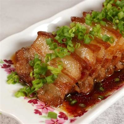  Qitaihe-Style Braised Pork Belly: A Symphony of Succulent Textures and Aromatic Spices!