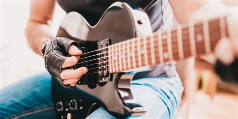 What Are Guitar Riffs and Why Do They Haunt Your Dreams?